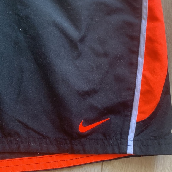 Nike- men’s size large swim trunks Black orange and plaid like new condi… - Picture 2 of 11
